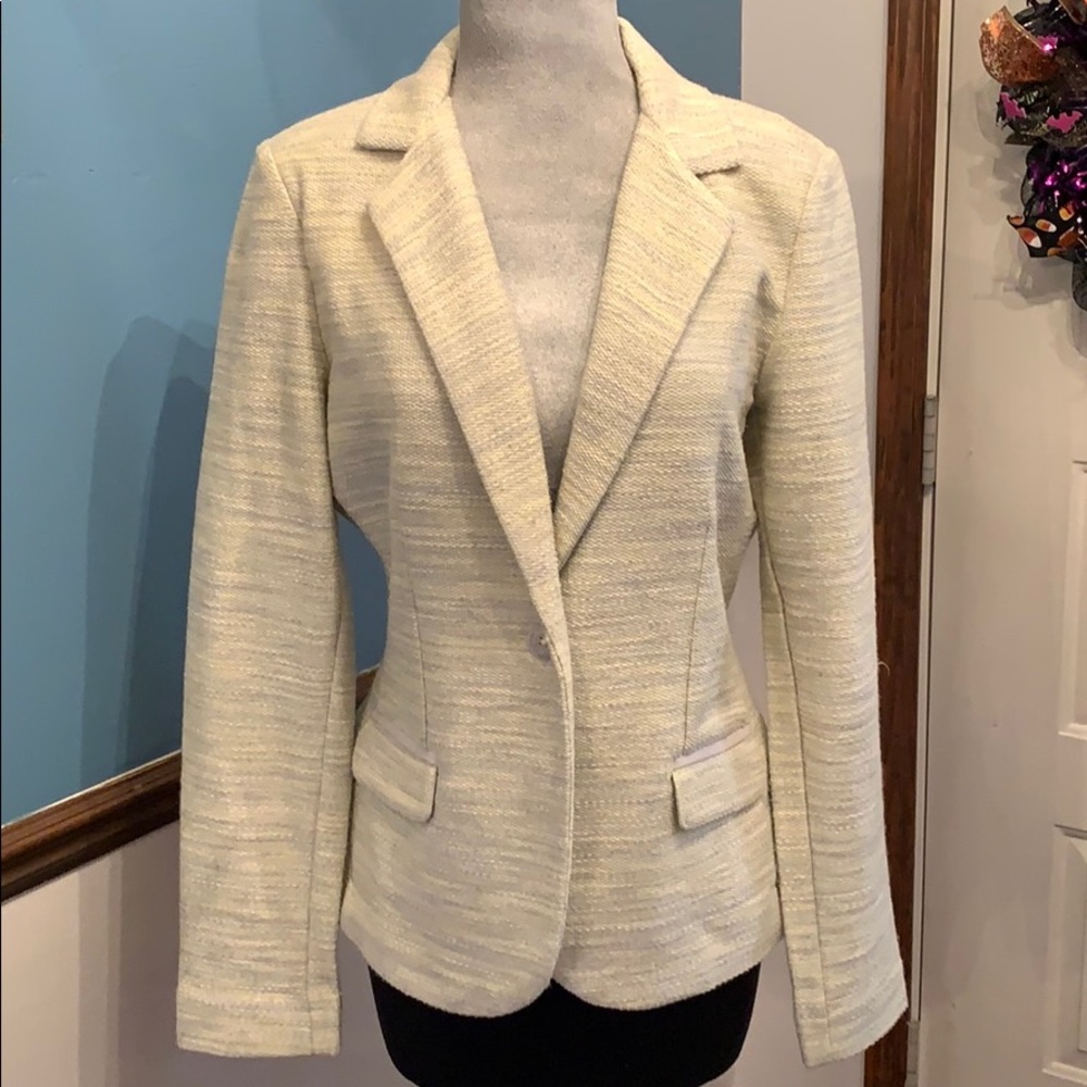 Cabi Beautiful Spring Blazer 🌸